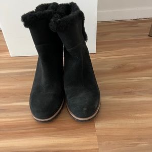 Uggs short shearling boots size 10